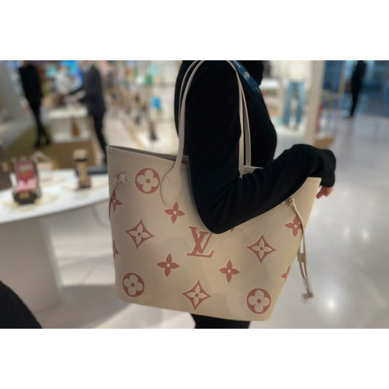 AlohaPlaza™ Monogram Empreinte Leather Neverfull MM M21579 Creme/Pink