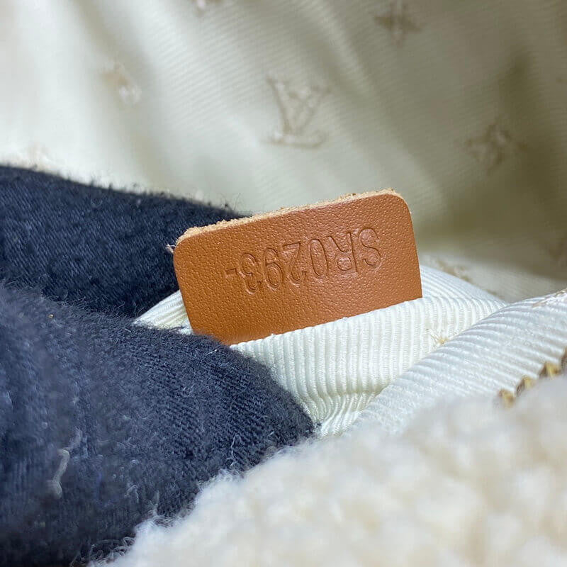 AlohaPlaza™ Ski Shearling Bumbag M23715